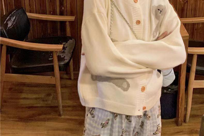 Crew Neck Bear Print Buttoned Cardigan Product Image