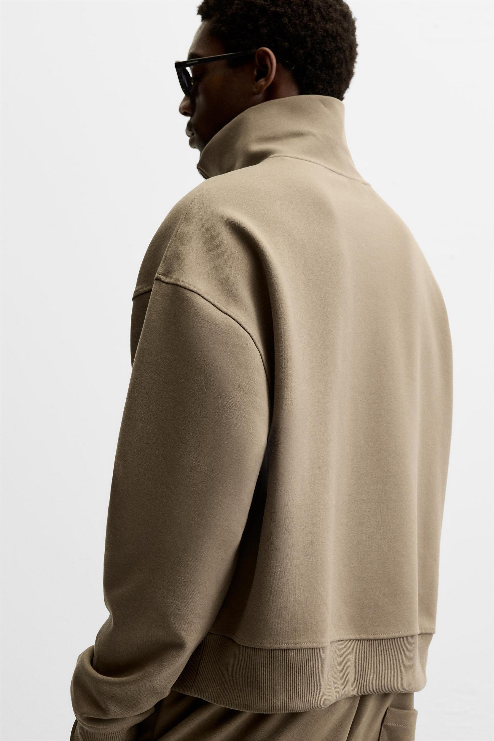 STRETCHY TECHNICAL SWEATSHIRT Product Image