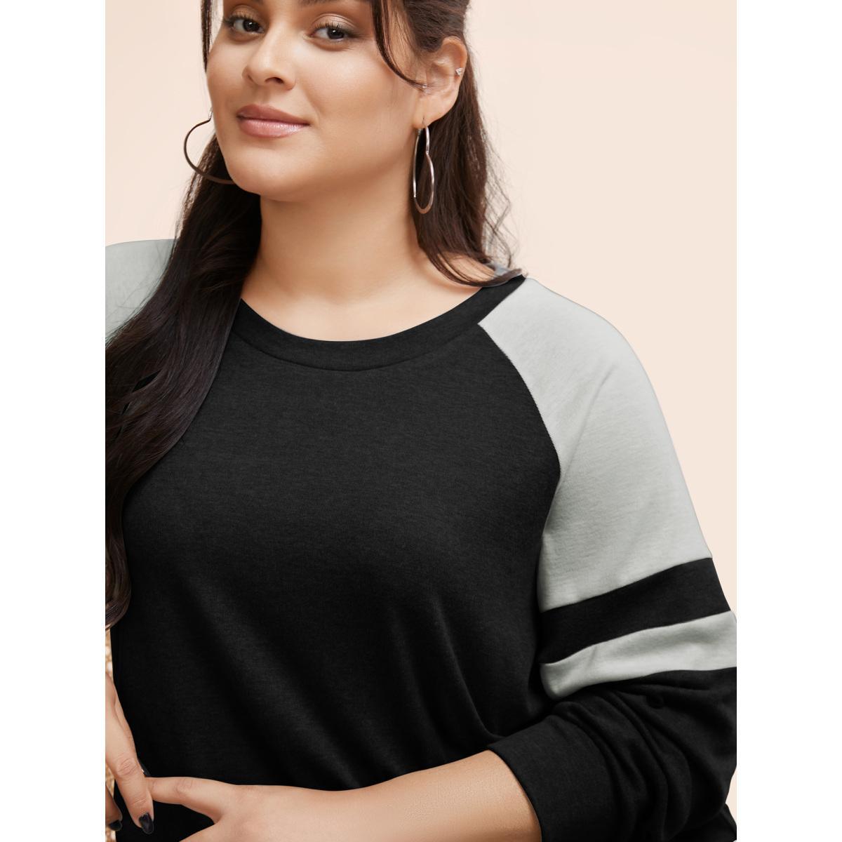 Plus Size Colorblock Contrast Stitch Raglan Sleeve T-shirt LightGray Women Casual Elastic cuffs Striped Round Neck Dailywear T-shirts BloomChic 30/6X Product Image