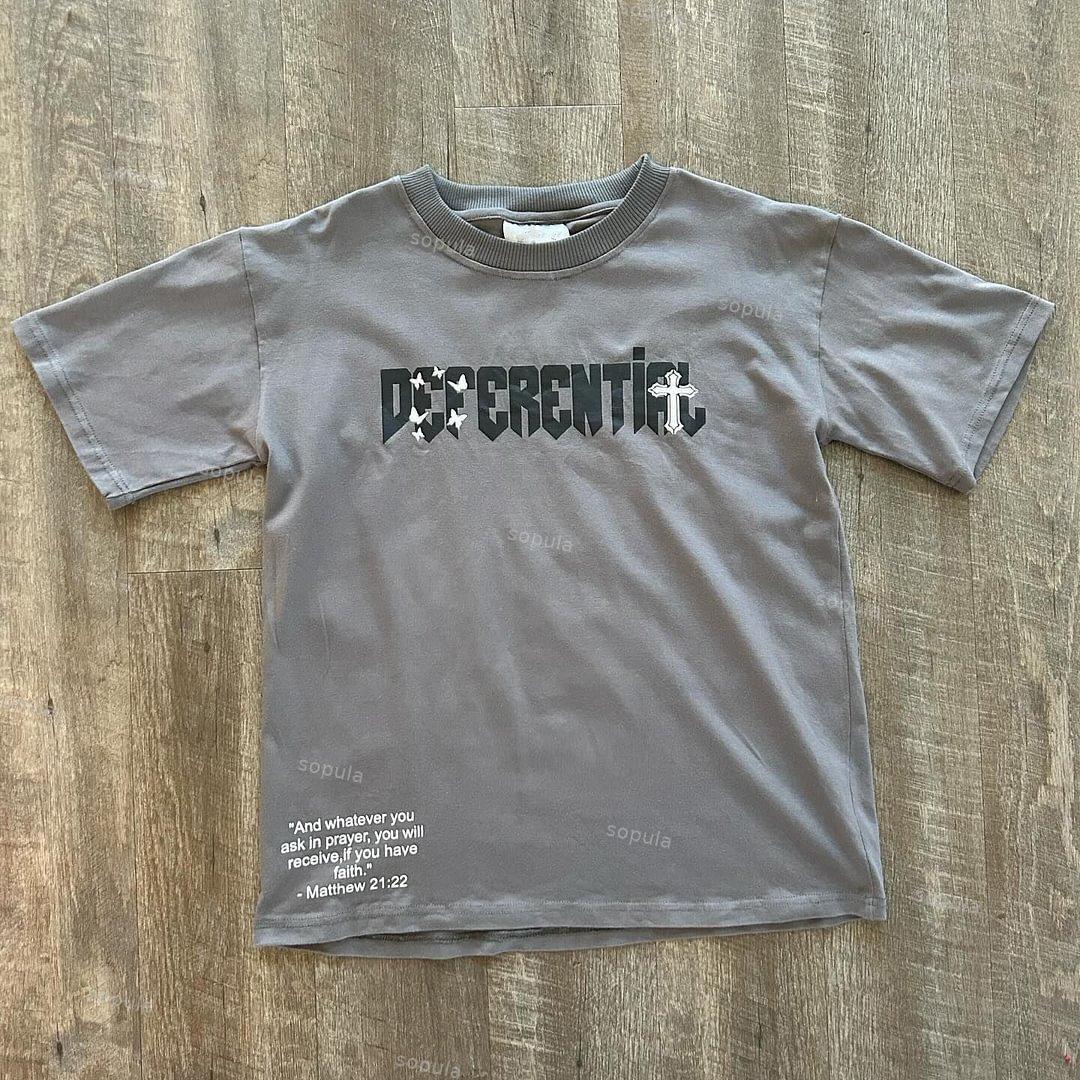 Men's Butterfly Faith Cross Vintage Graphic Cotton T-Shirt Product Image
