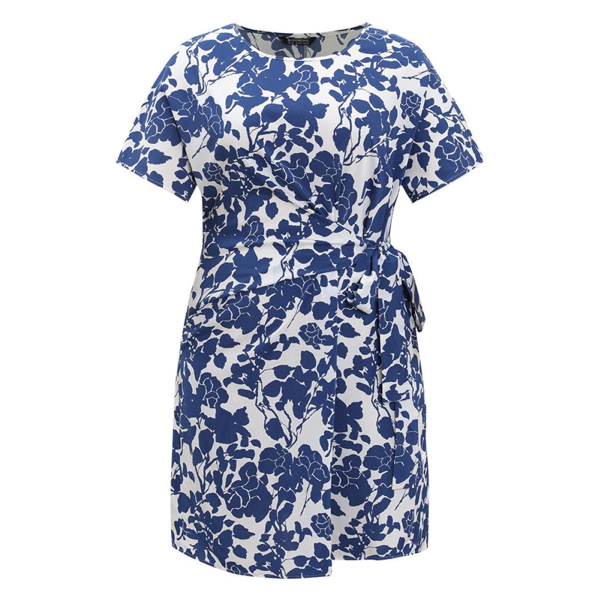 Plus Size Floral Print Batwing Sleeve Pocket Knot Side Dress Blue Women Elegant Knotted Round Neck Half Sleeve Curvy Short Dress BloomChic 12/L Product Image
