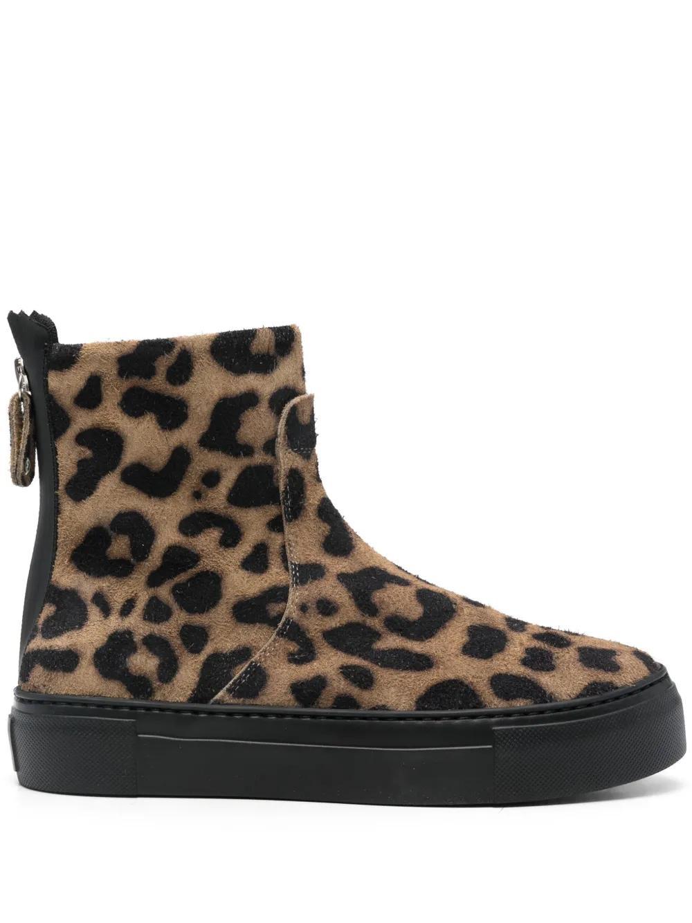 AGL ATTILIO GIUSTI LEOMBRUNI Meghan Ankle Boots In Neutrals Product Image
