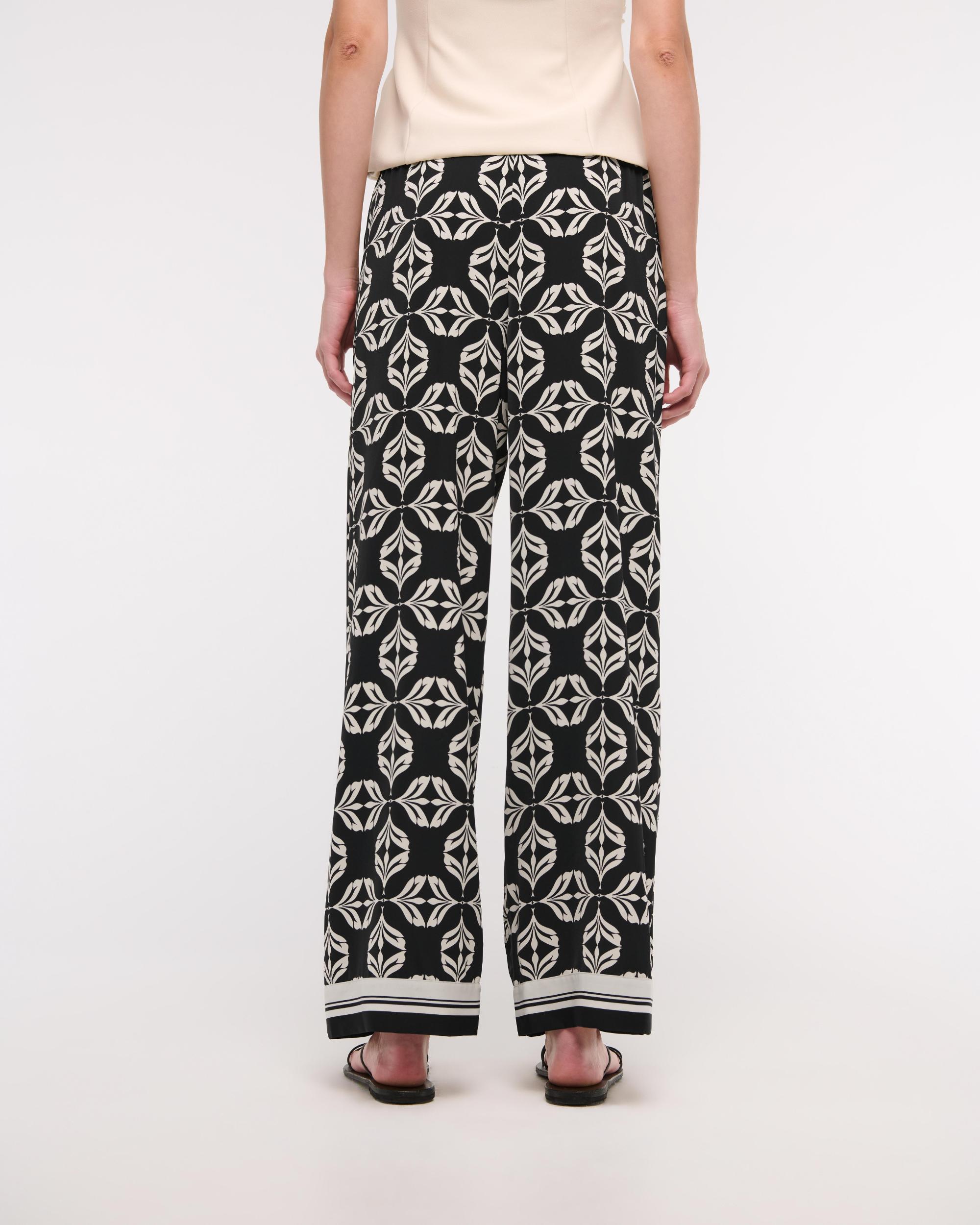 Drapey Wide Leg Pull-On Pant Product Image