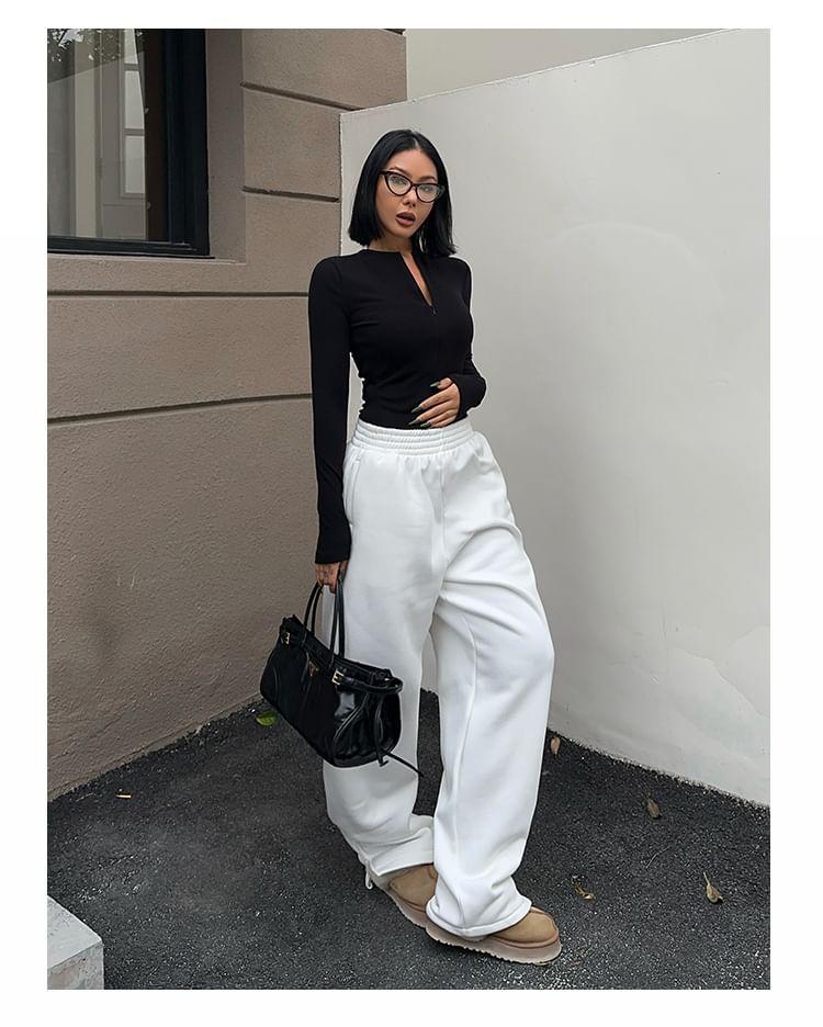 Mid Rise Plain Wide Leg Pants Product Image