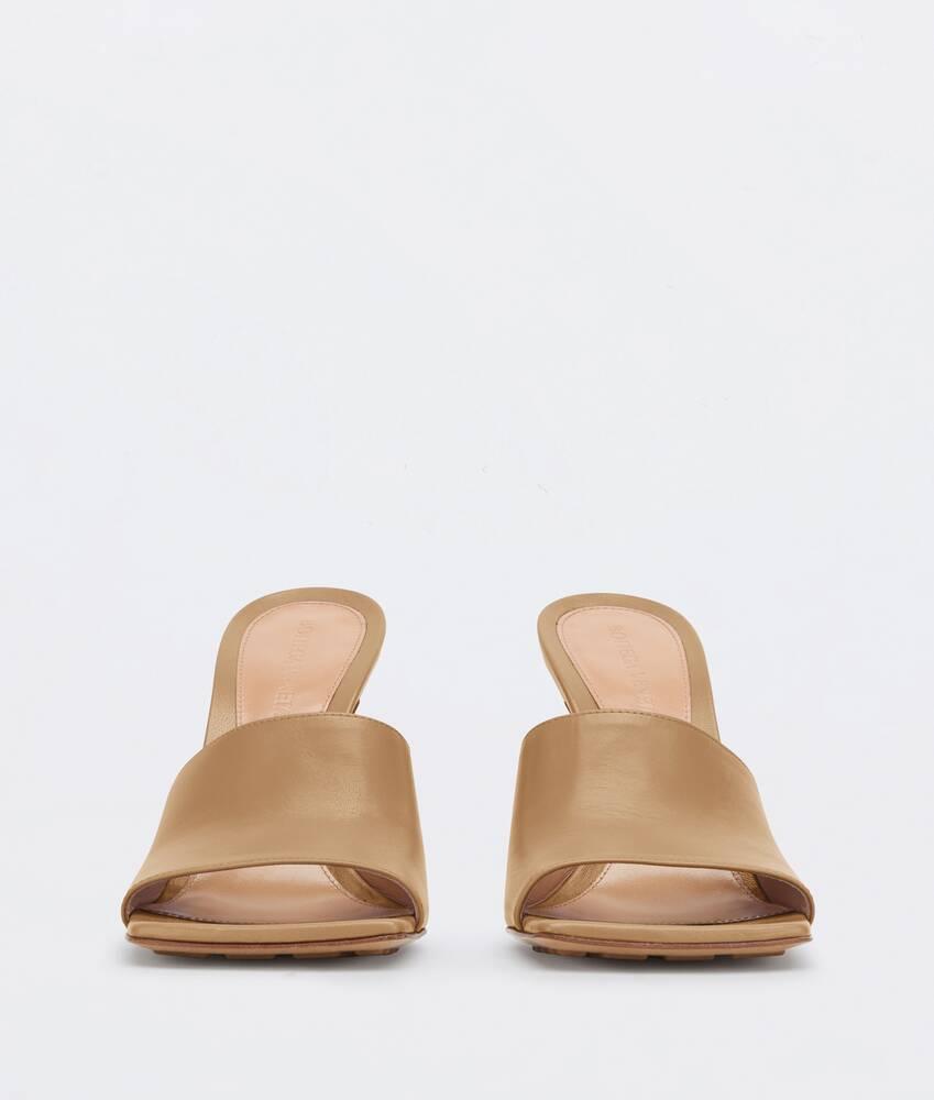 Women's Stretch Mule in Saddle Product Image