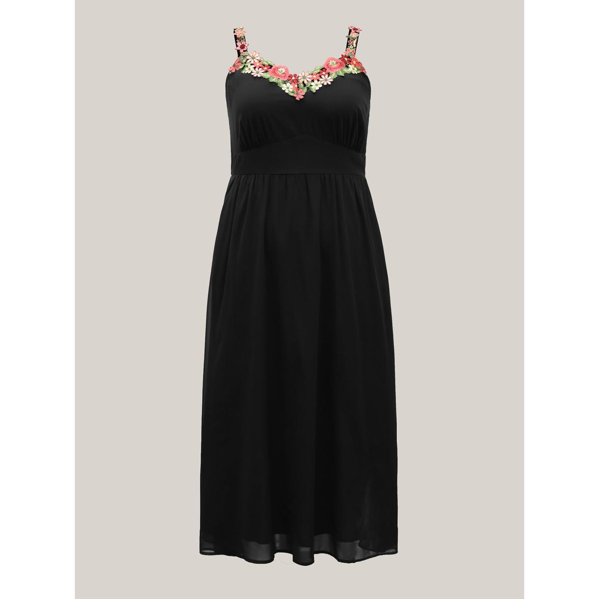 Plus Size Floral Sweetheart Neckline Cinched-Waist Dress Black Women Heart neckline Sleeveless Curvy BloomChic 14-16/1X Product Image