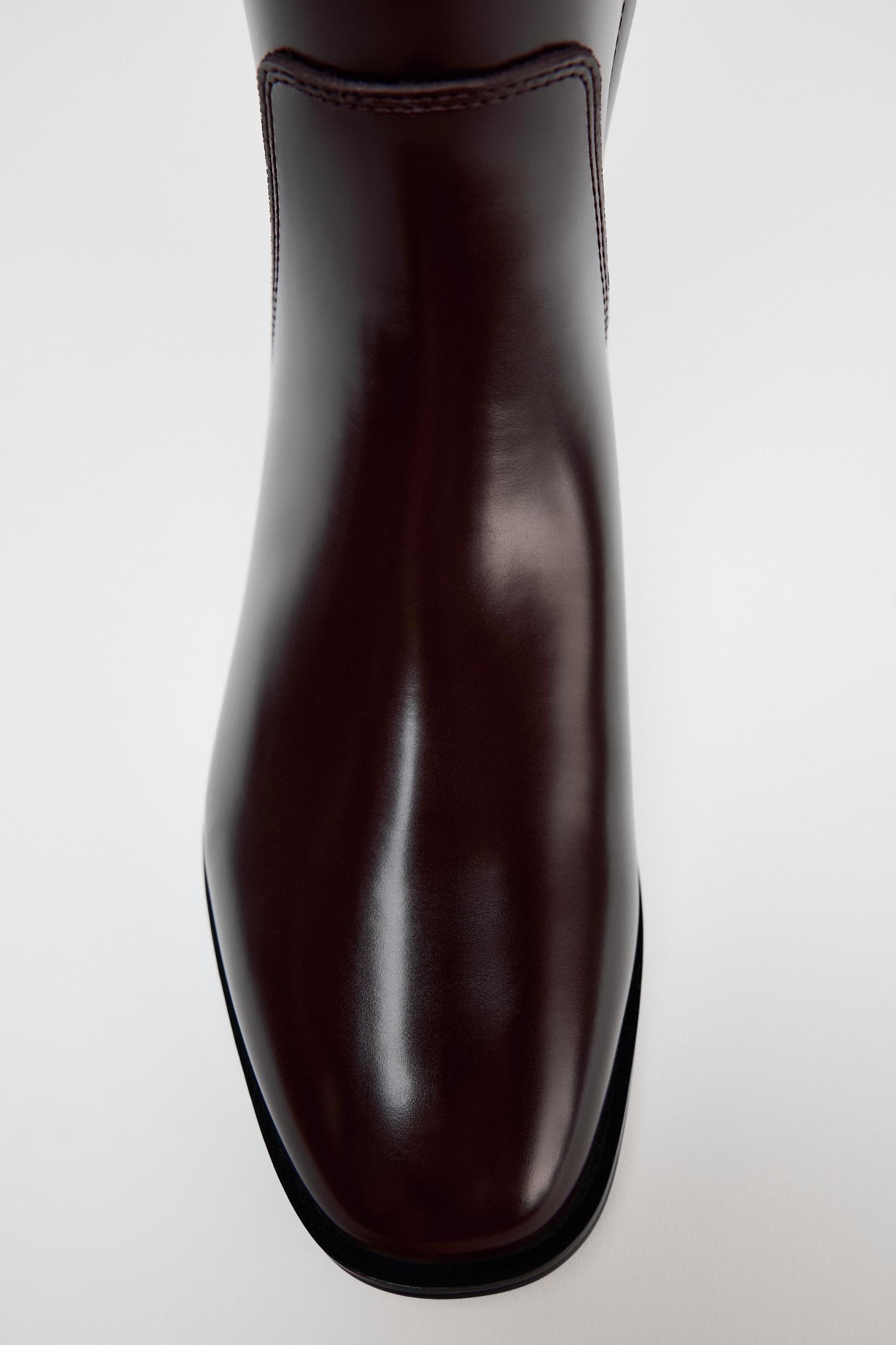 TALL SHAFT FLAT BOOTS Product Image