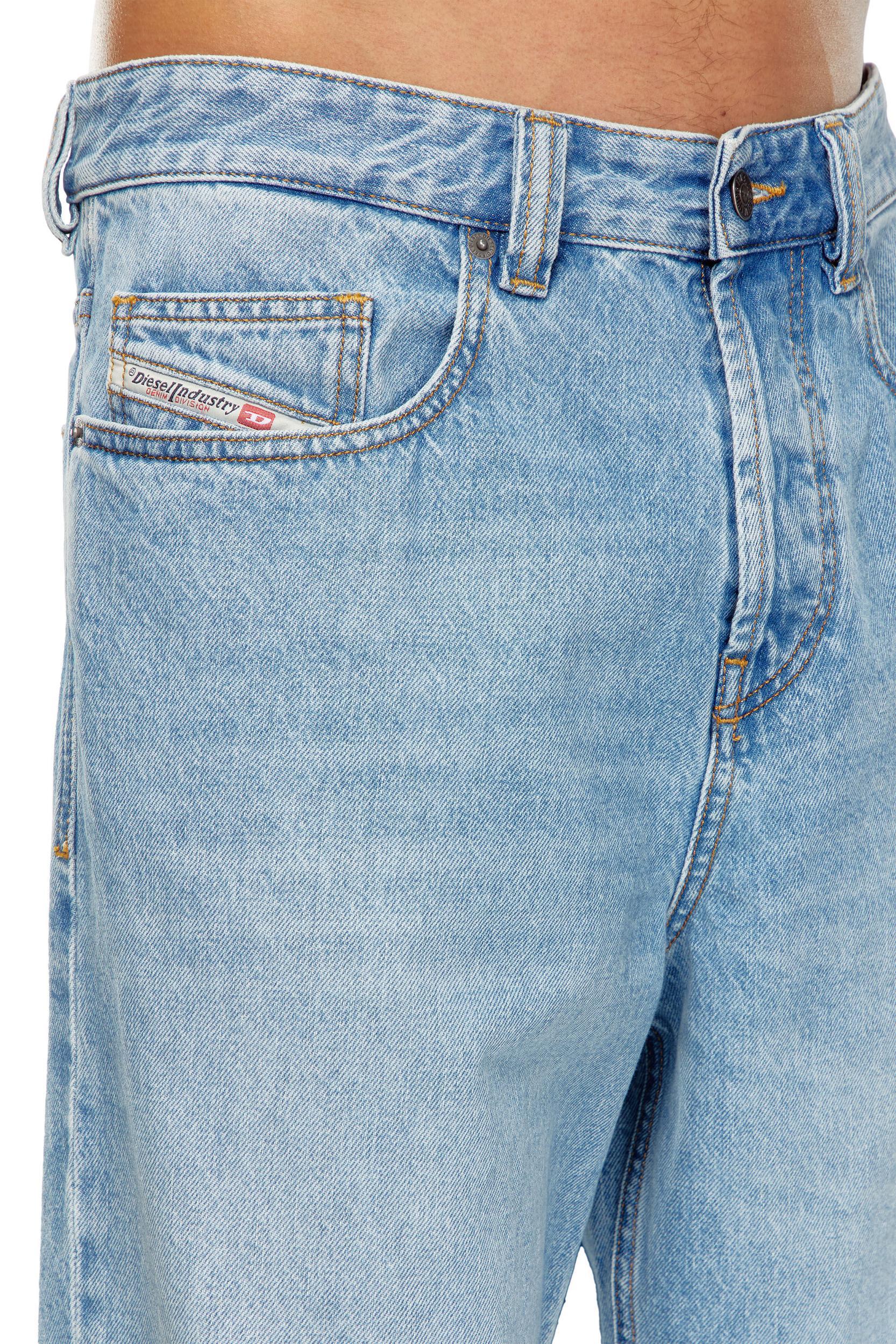 Relaxed Jeans 2001 D-Macro 09I29 Product Image