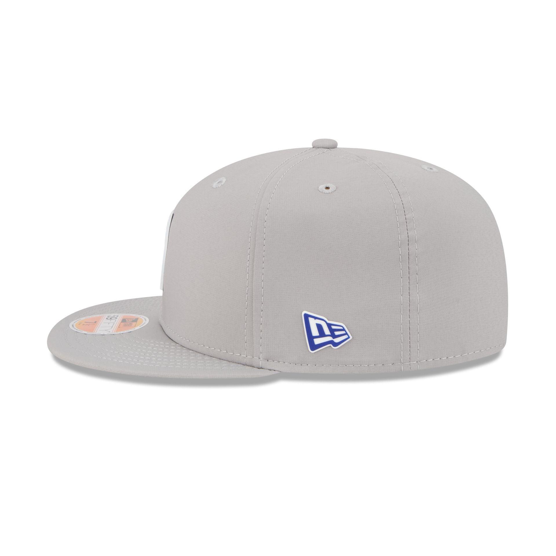Los Angeles Lakers Lebron James Chrome White 59FIFTY Fitted Hat Male Product Image