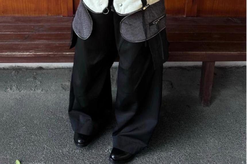V-Neck Plain Asymmetrical Crop Puffer Vest Product Image