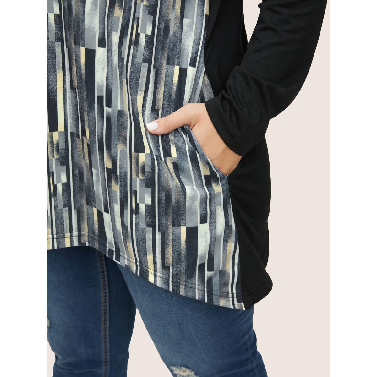 Plus Size Colorblock Contrast Pocket Arc Hem T-shirt Black Women Casual Non Colorblock Round Neck Everyday T-shirts BloomChic 28/5X Product Image