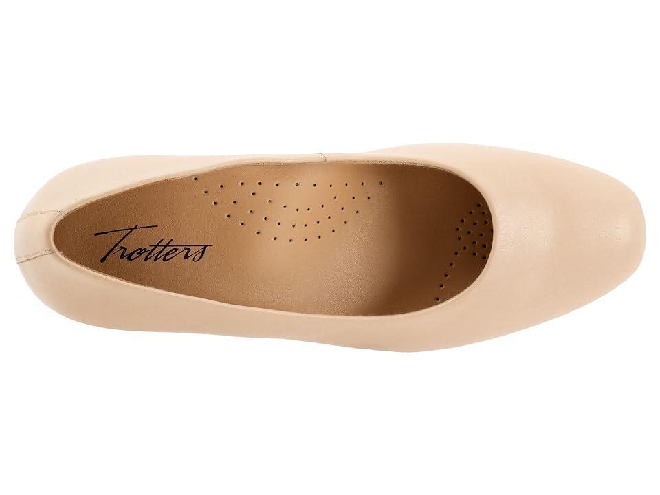 Trotters Daria Leather Block Heel Pumps Product Image