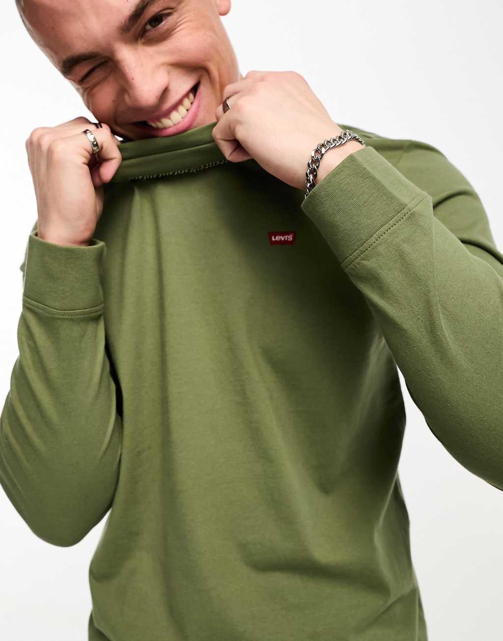 Levi's long sleeve T-shirt with small batwing logo in green Product Image