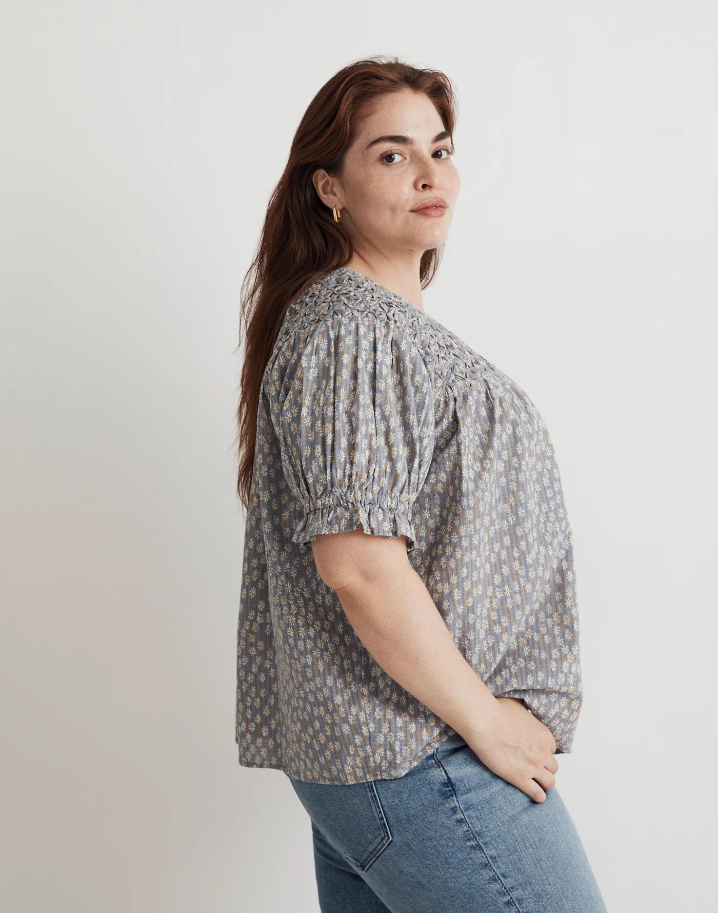 Plus Shirred Puff-Sleeve Top in Daisy Blooms Product Image