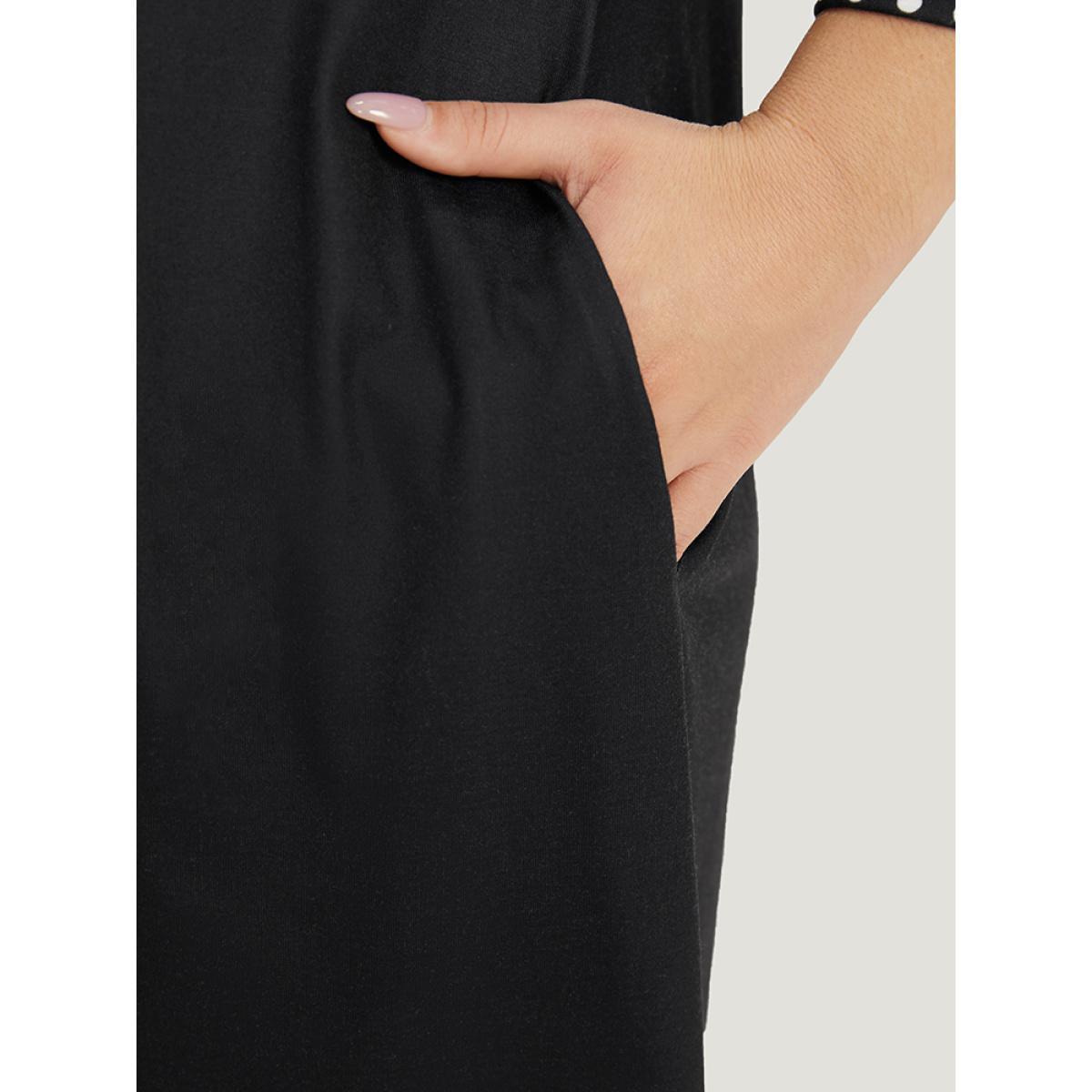 Plus Size Bandana Print V Neck Pocket Midi Dress Black Women Vacation Plain V-neck Elbow-length sleeve Curvy Midi Dress BloomChic 30/6X Product Image