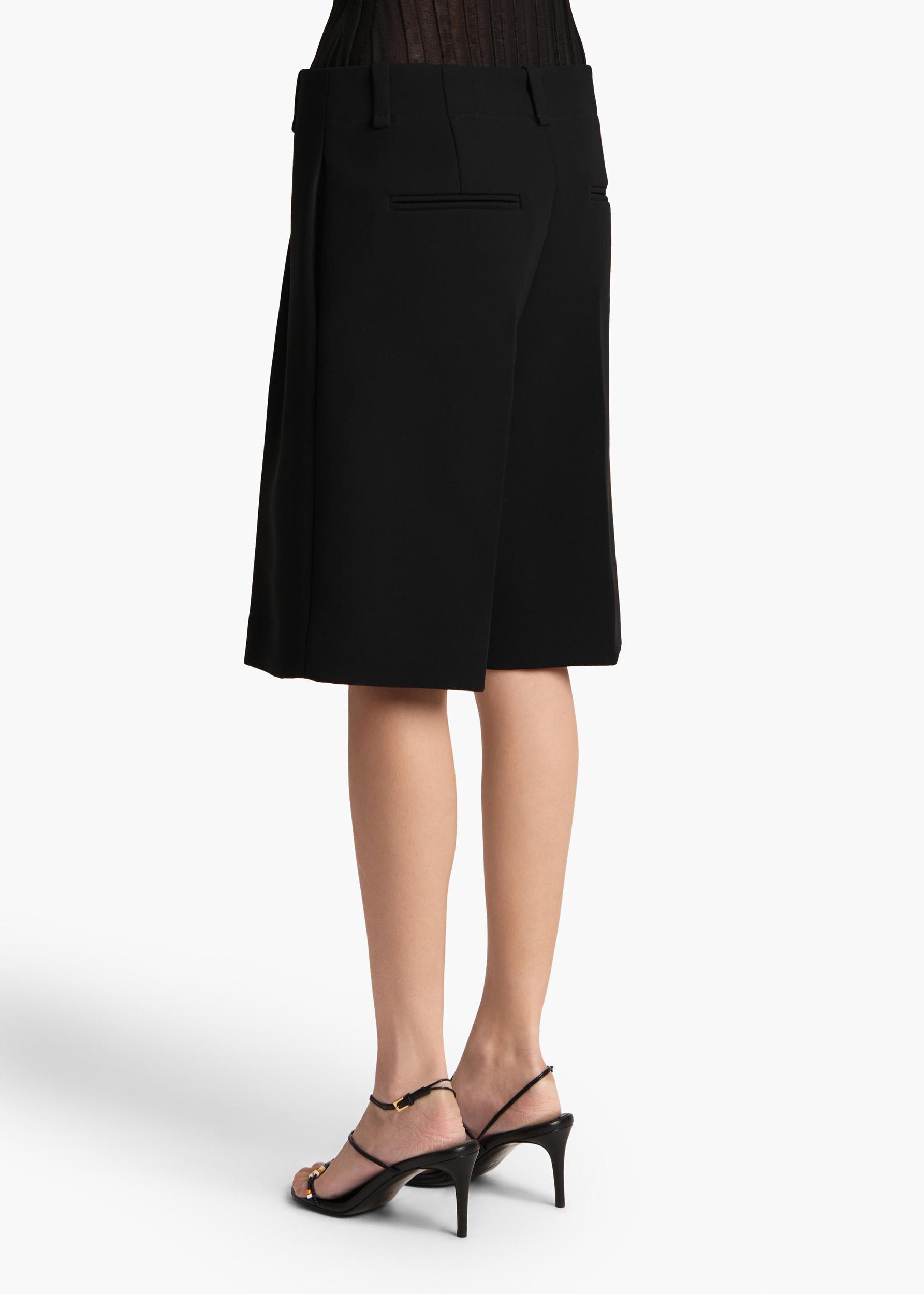 Laden Short in Black Product Image