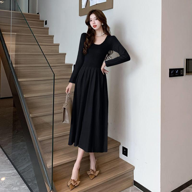 Long-Sleeve Scoop Neck Plain Midi A-Line Dress Product Image