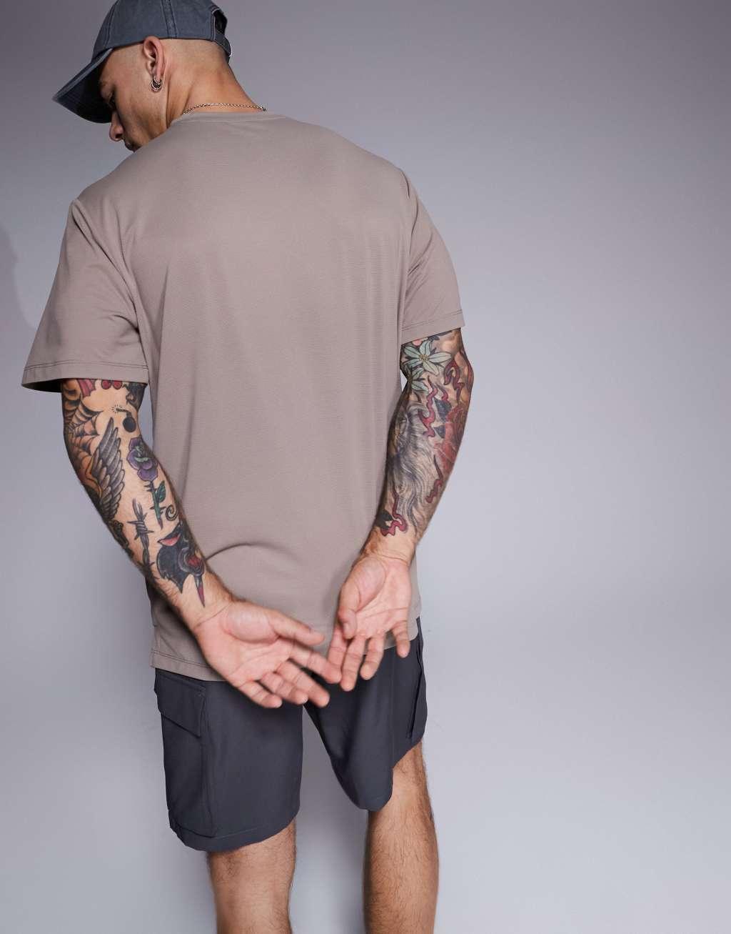ASOS 4505 Icon 7-inch quick dry training cargo shorts in charcoal Product Image