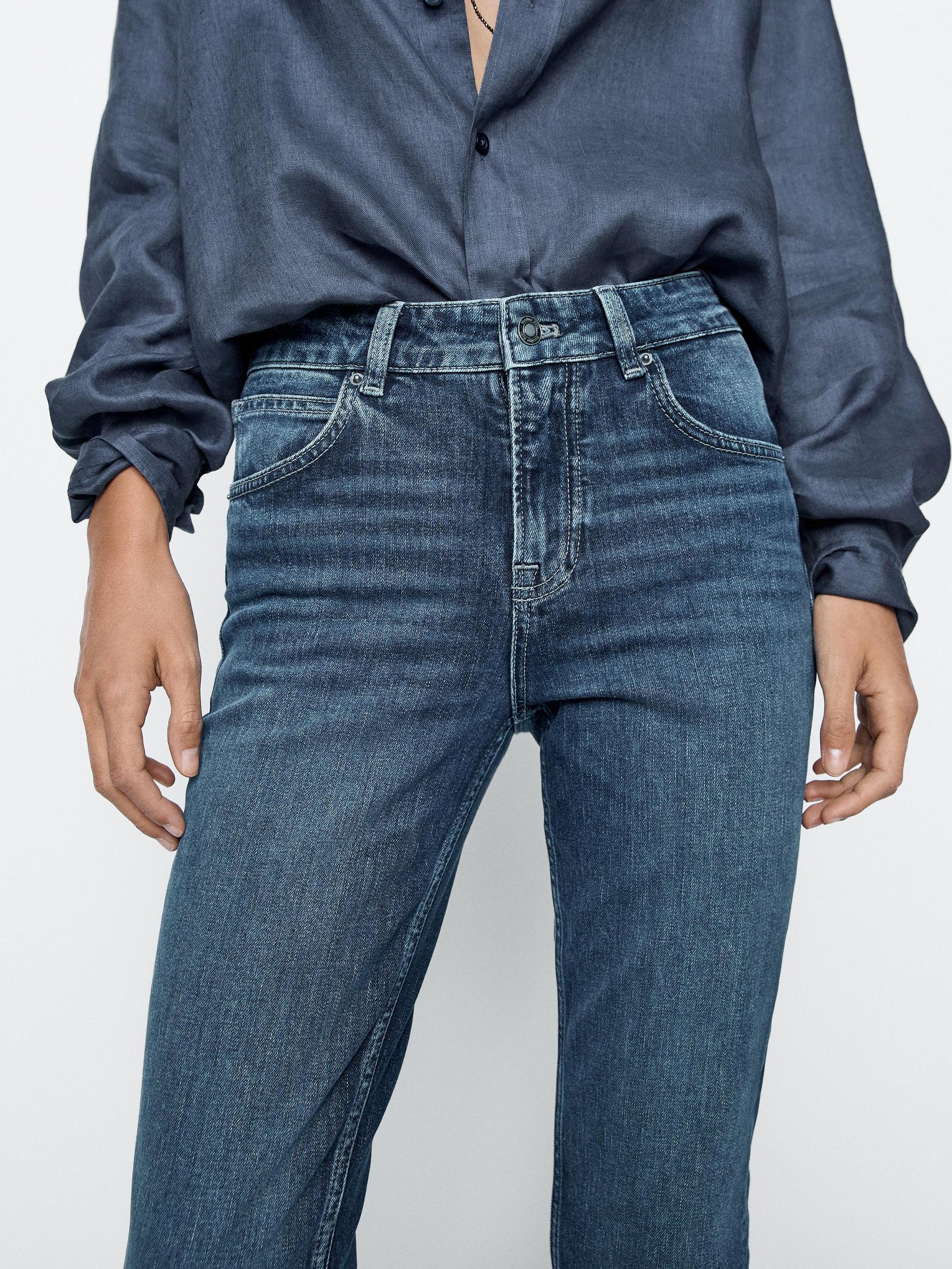 Mid-rise slim fit jeans Product Image
