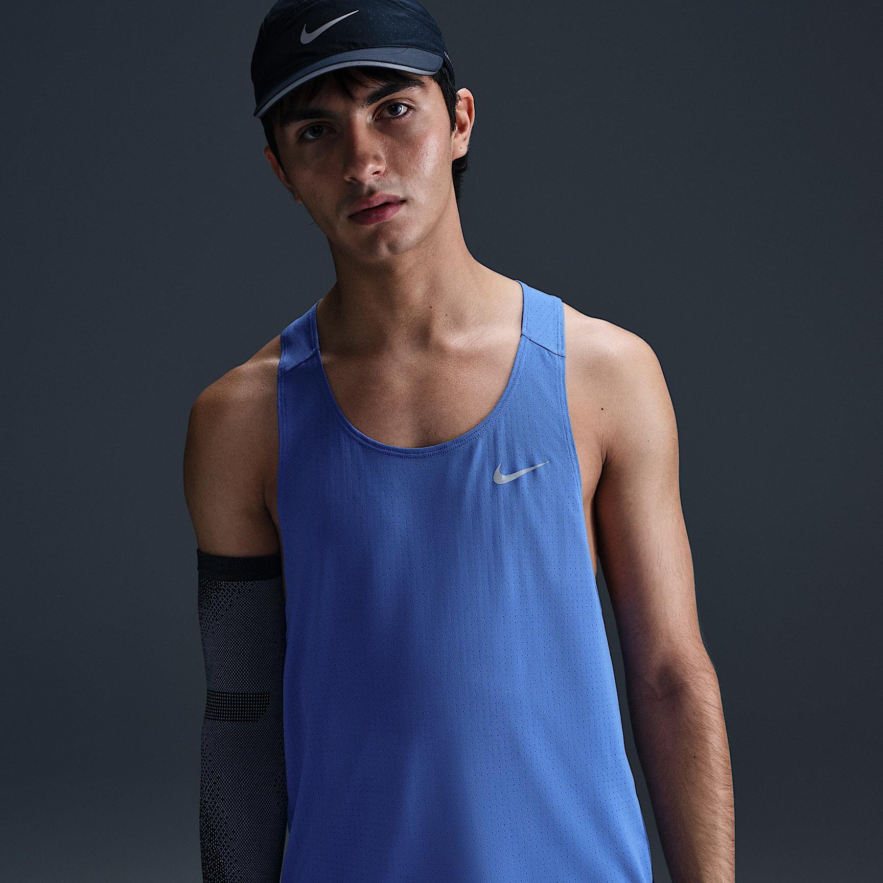 Nike Men's Fast Dri-FIT Running Singlet Product Image