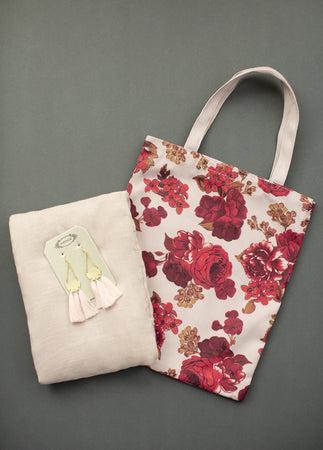 Women's Gift Set in Ecru Floral Female Product Image