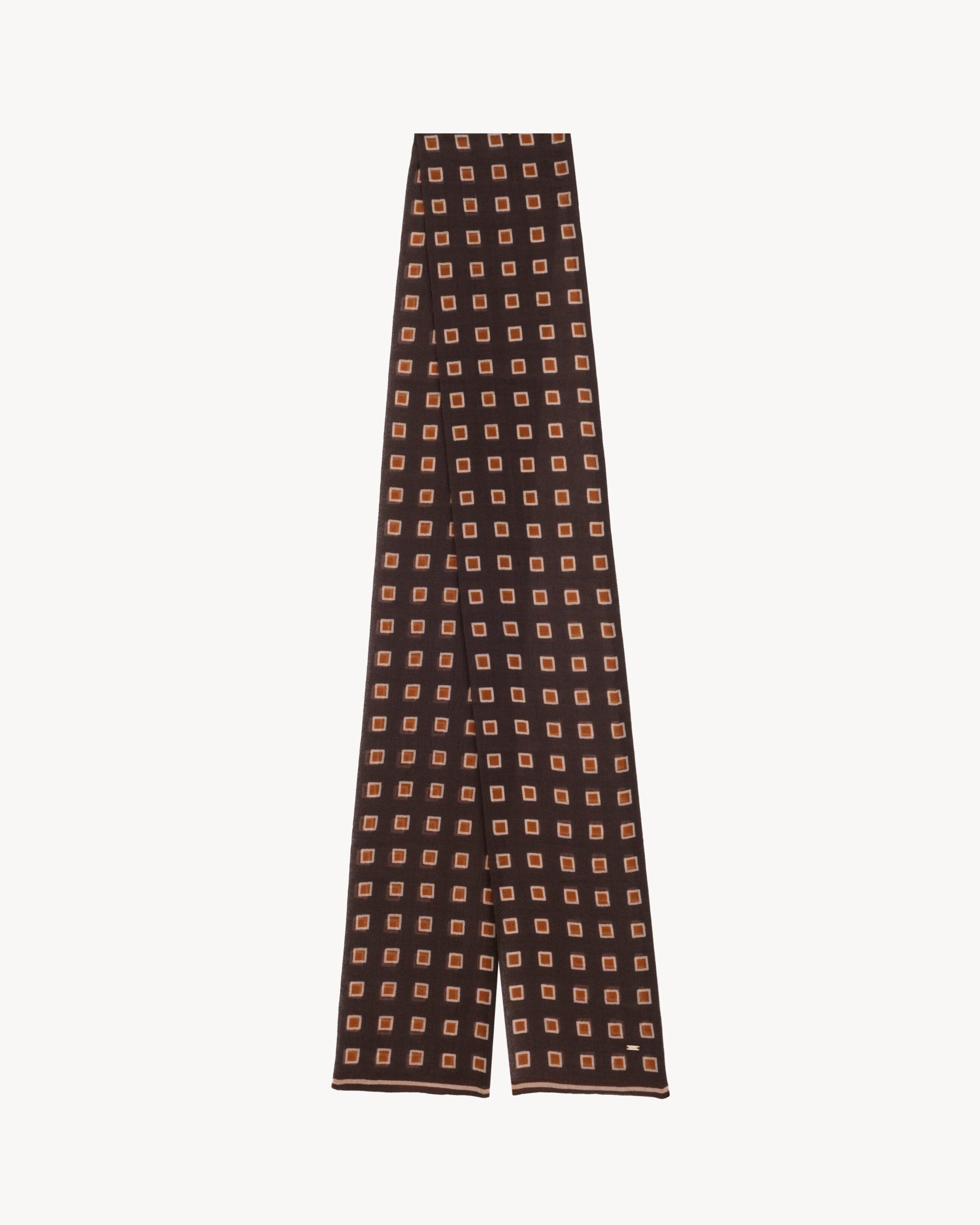 lavallière in square wool Product Image