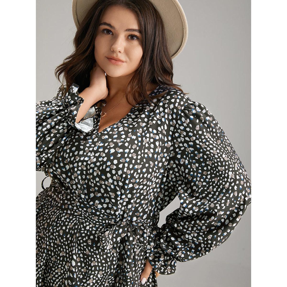 Plus Size Allover Print Elastic Waist Pocket Pleated Dress Black Women Vacation Elastic cuffs Notched collar Long Sleeve Curvy Midi Dress BloomChic 18-20/2X Product Image