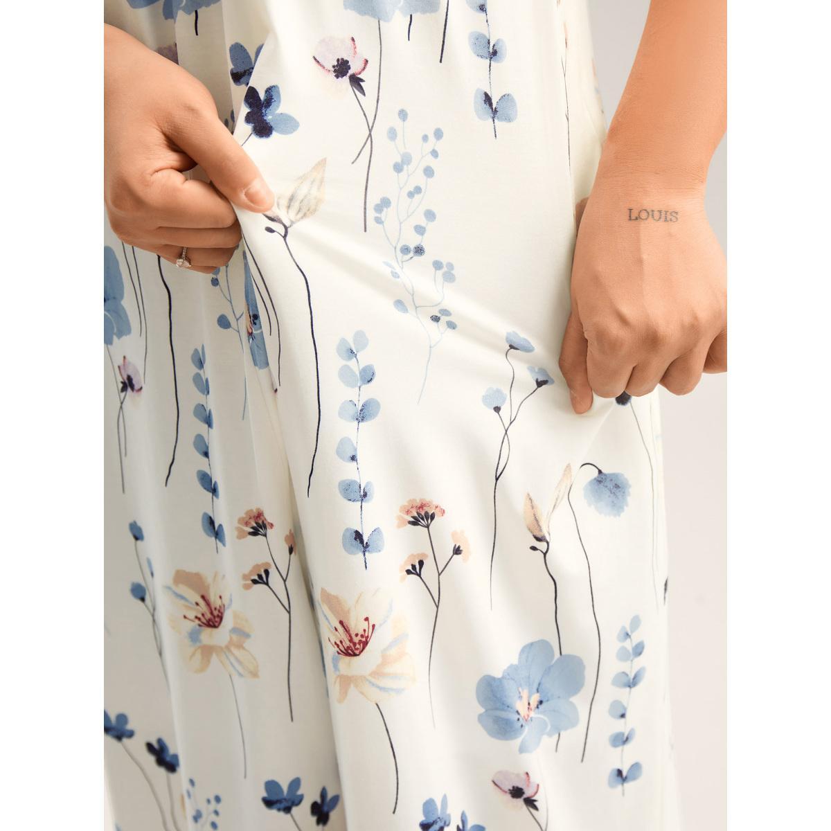Plus Size WhiteSmoke Stretchy Lined Floral Print Cami Jumpsuit Women Sleeveless V-neck Everyday-Casual Loose Jumpsuits BloomChic 22-24/3X Product Image