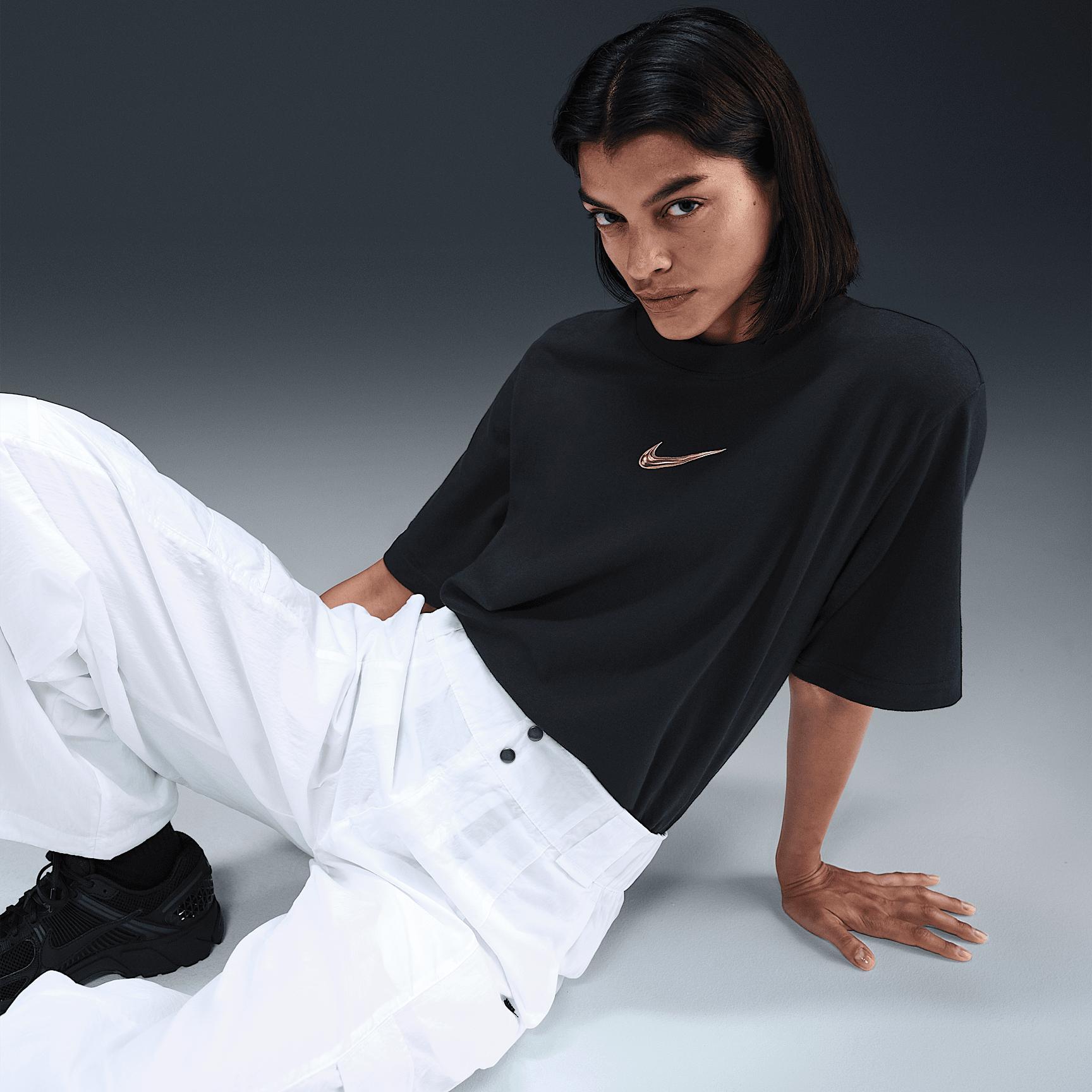 Women's Nike Sportswear Loose Short-Sleeve Graphic T-Shirt Product Image