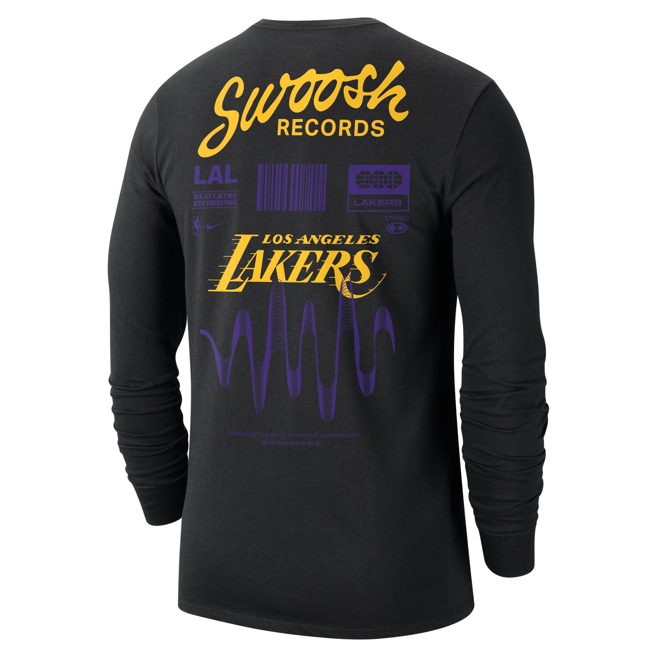 Milwaukee Bucks Essential Nike Men's NBA Long-Sleeve T-Shirt Product Image