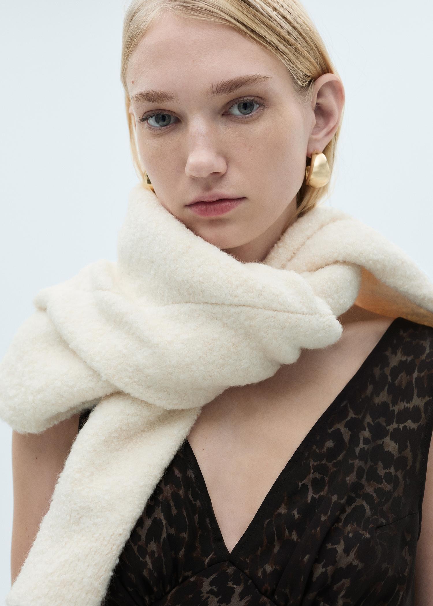 Leopard V-neck dress - Women | MANGO USA Product Image