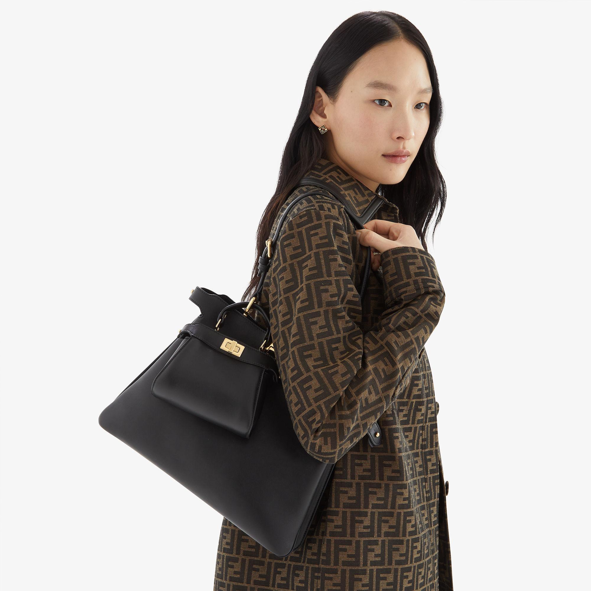 Peekaboo Soft MediumBlack leather bag Product Image