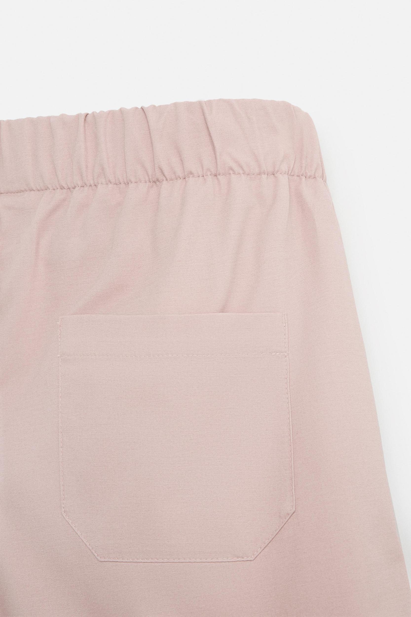 RELAXED FIT SHORTS Product Image