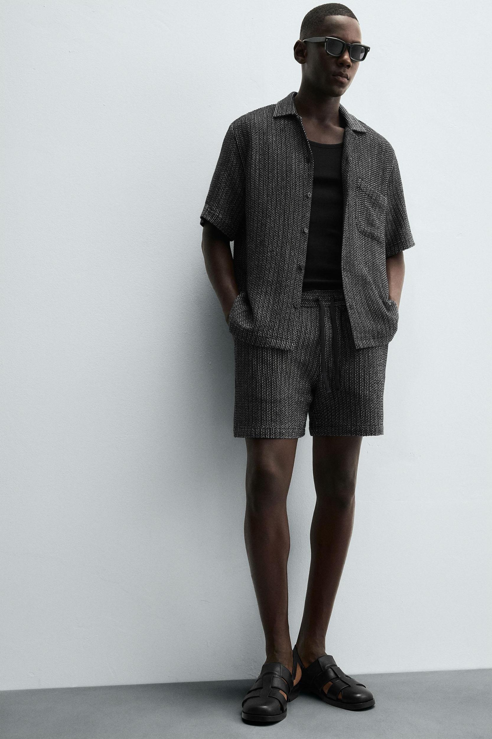 JACQUARD TEXTURED SHORTS Product Image