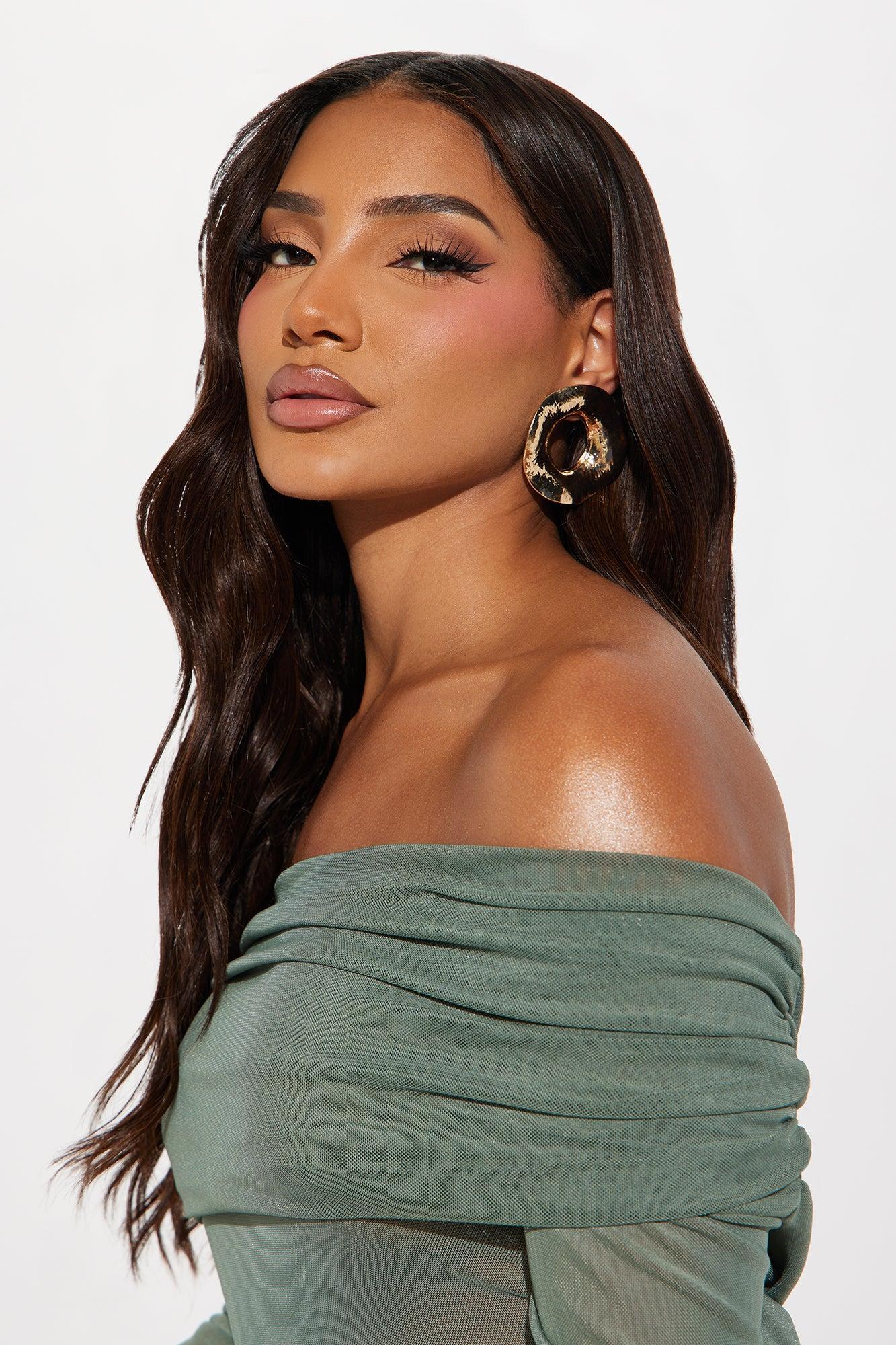 Majestic Movement Earrings - Gold Product Image