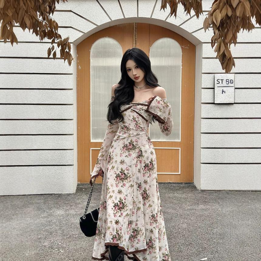 Bell Sleeve Off-Shoulder Lace-Trim Floral Print Slim-Fit Midi Bodycon Dress Product Image
