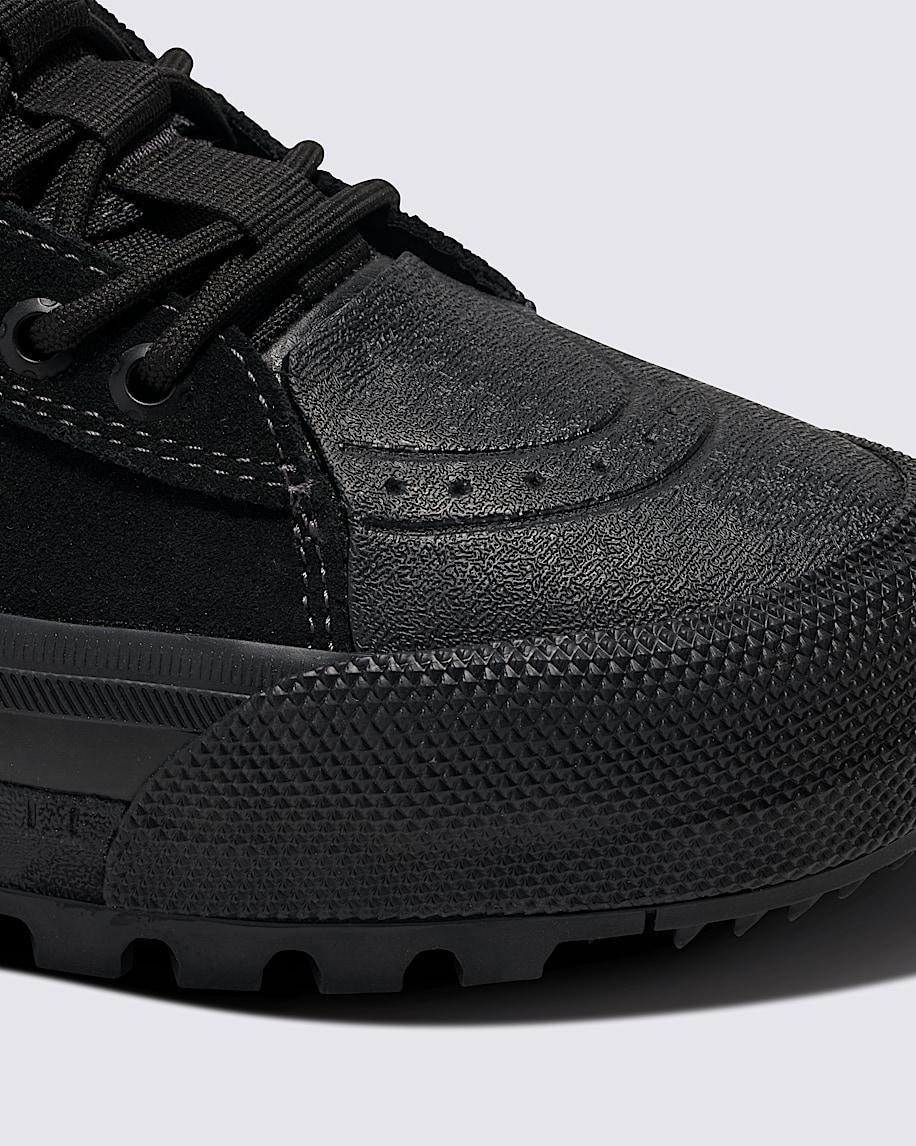 MTE Sk8-Hi GORE-TEX Insulated Shoe in Blackout Black| Vans US Product Image
