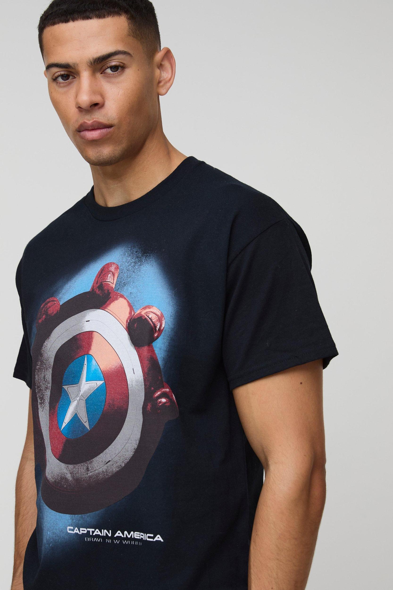 Oversized Captain America Red Hulk Hand License T-Shirt | boohooMAN USA Product Image