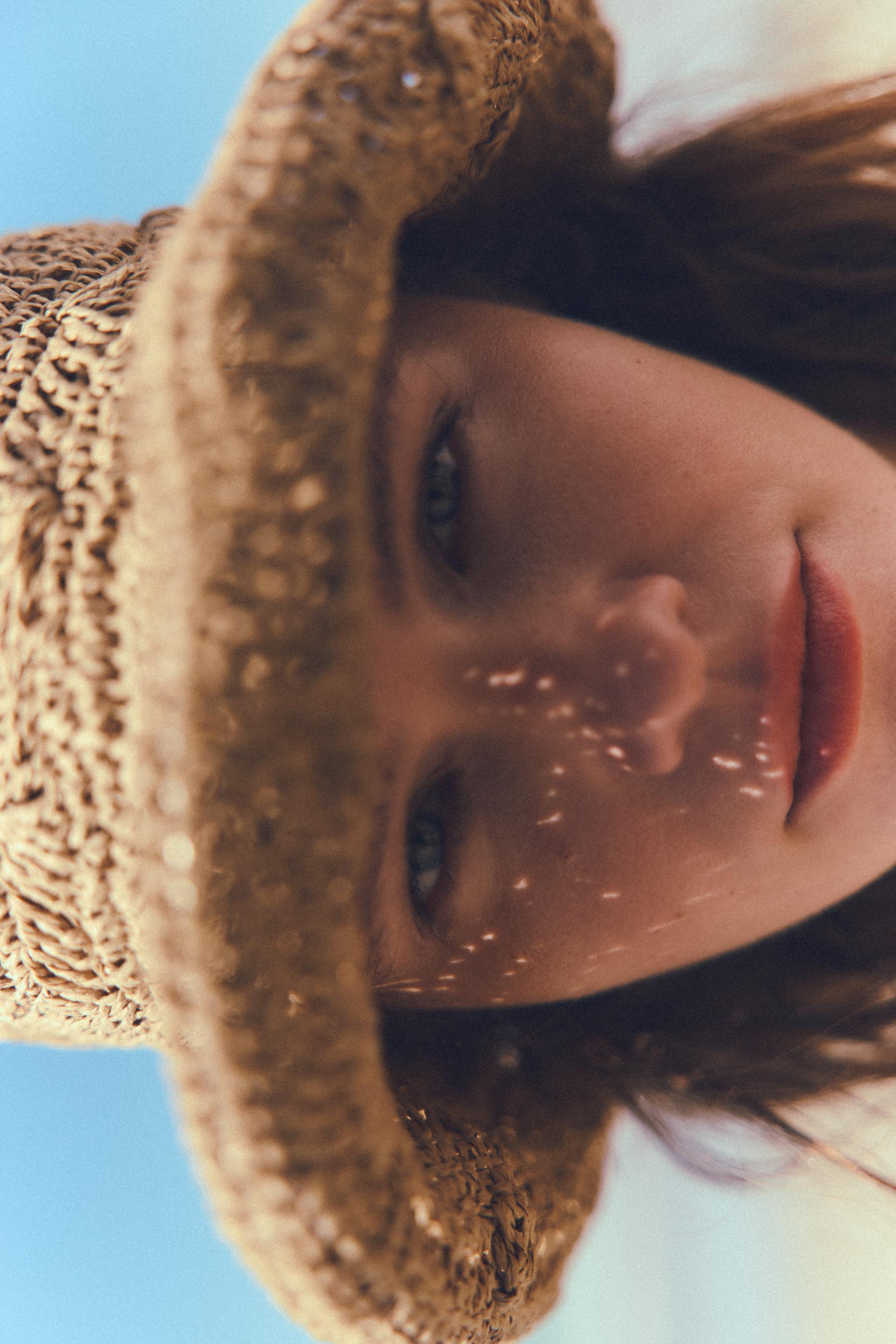 WOVEN HAT Product Image