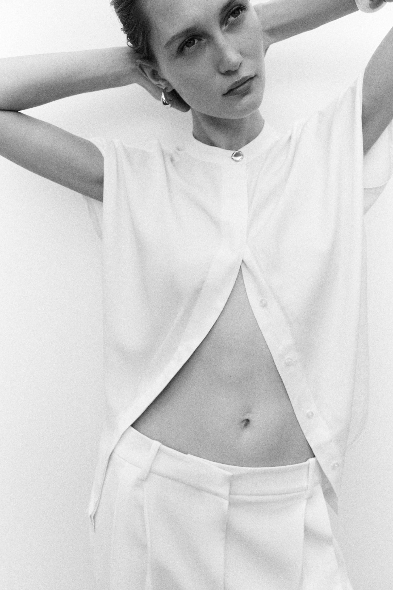 FLOWY CREPE TOP Product Image