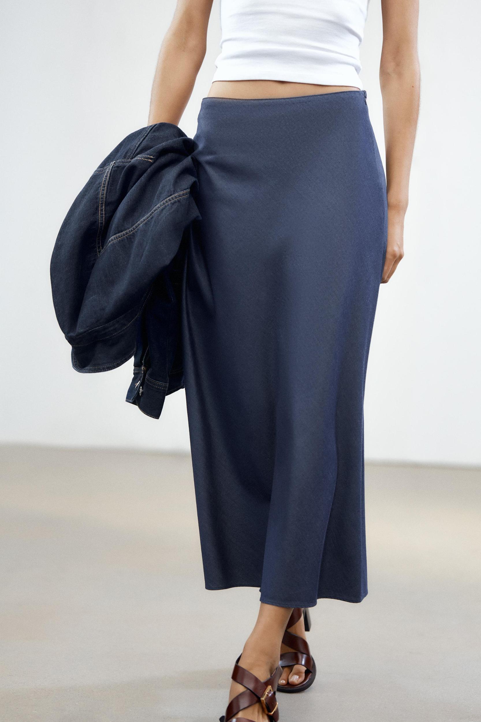 FLOWY MIDI SKIRT Product Image