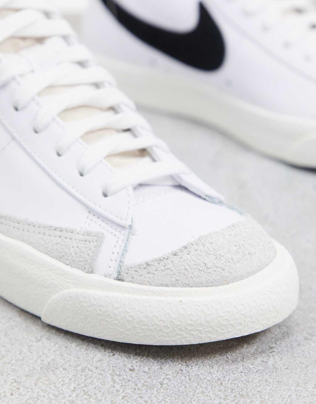 Nike Blazer Mid 77 sneakers Product Image