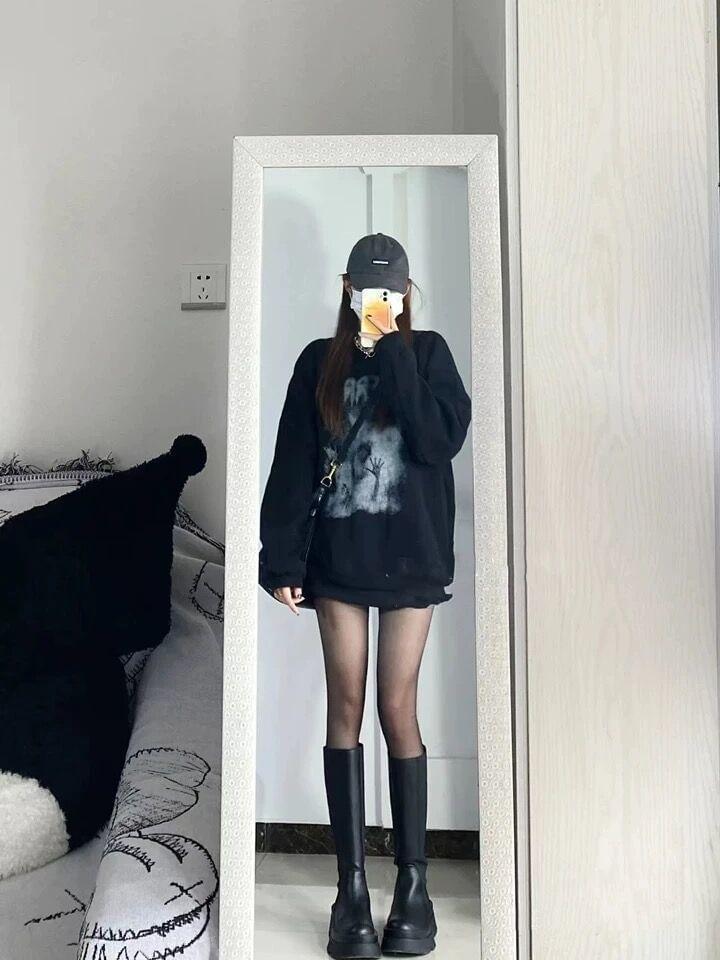 Crewneck Print Sweatshirt Product Image