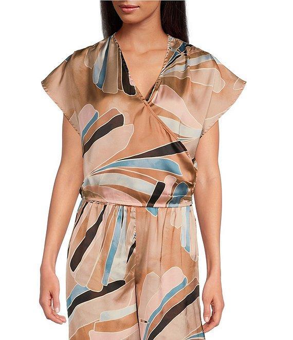 ELAN Coordinating Printed V-Neck Short Sleeve Top Product Image