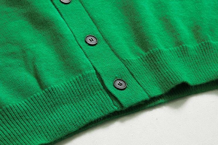 RT No. 6136 GREEN KNITTED V-NECK CARDIGAN Product Image