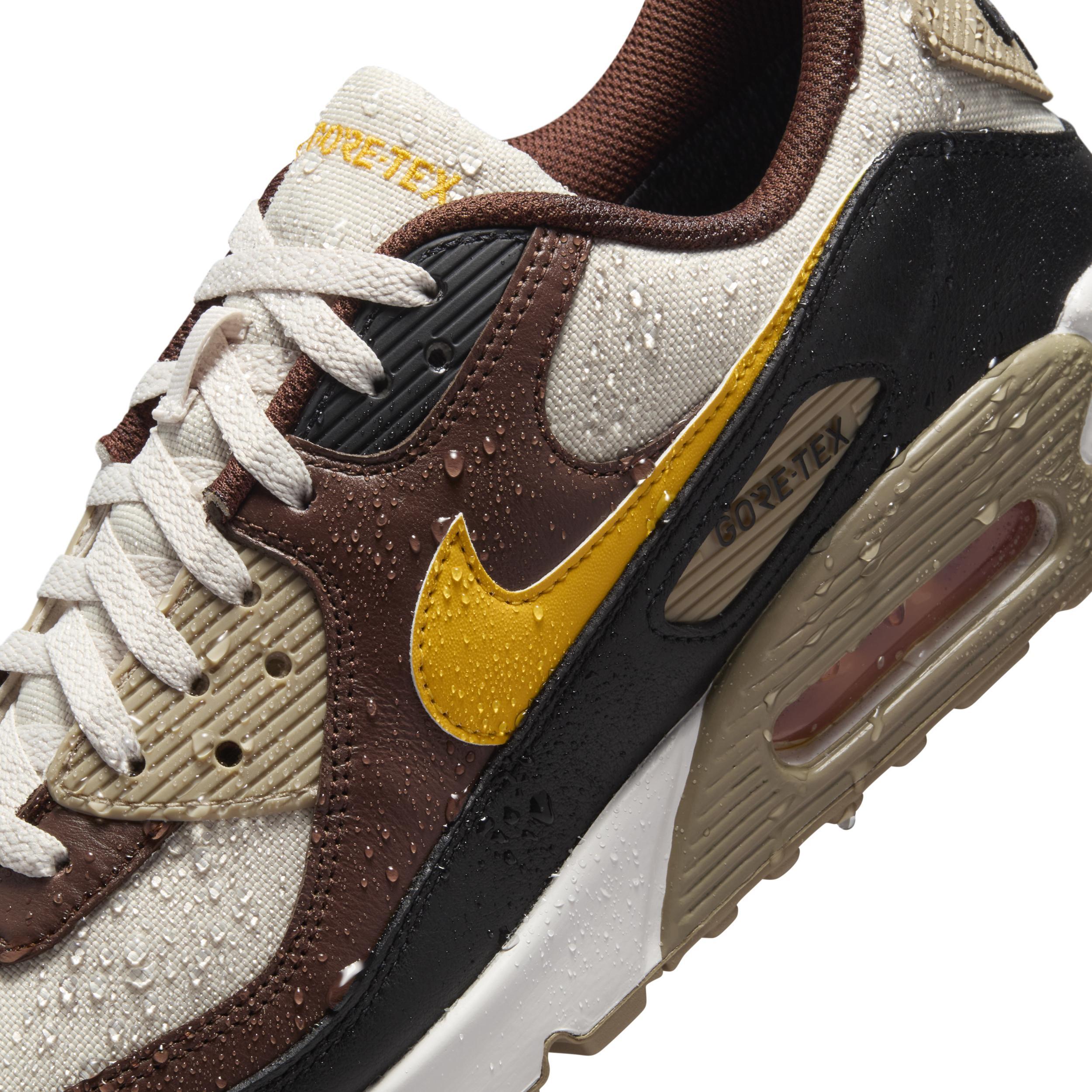 Nike Men's Air Max 90 GORE-TEX Winterized Shoes Product Image