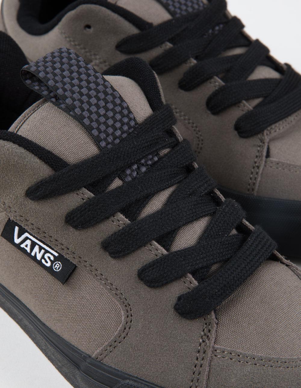 VANS Chukka Push Shoes - BLK/WHT Product Image