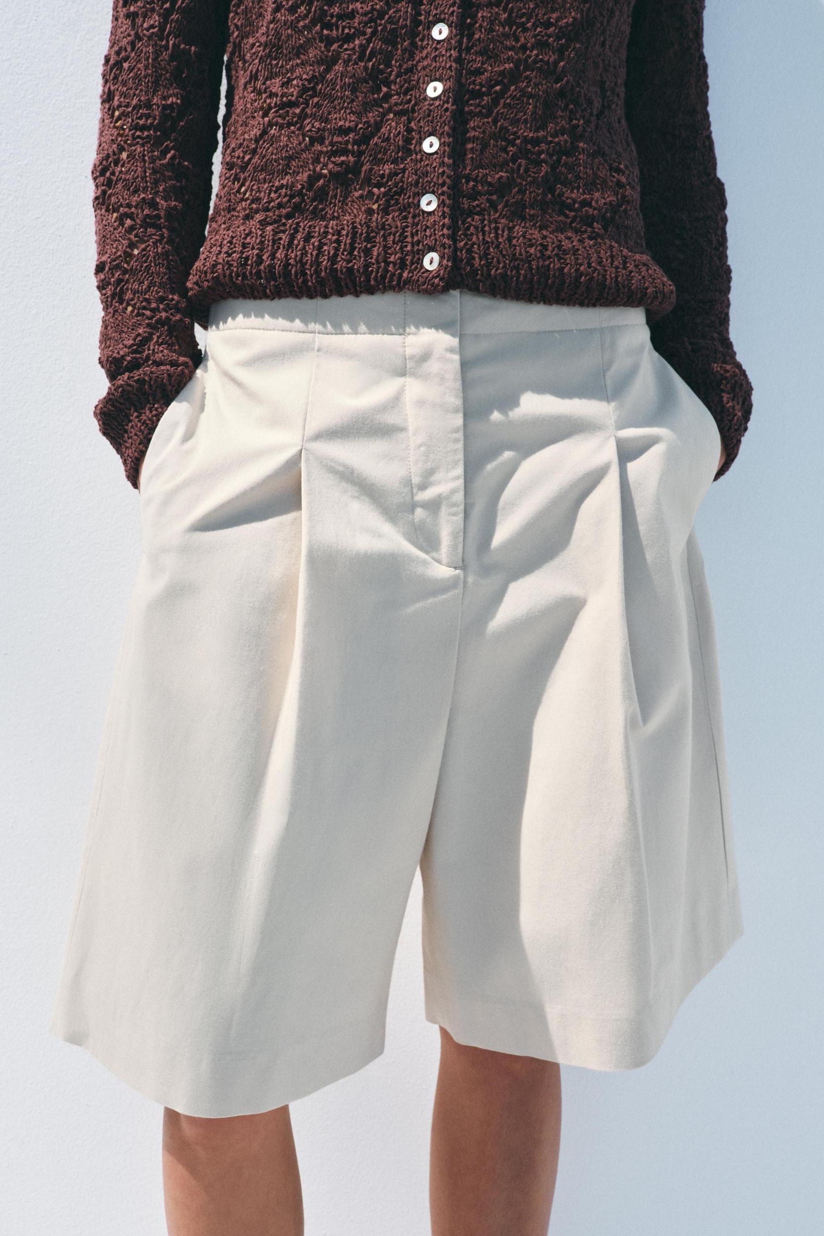 ZW COLLECTION PLEATED SHORTS Product Image