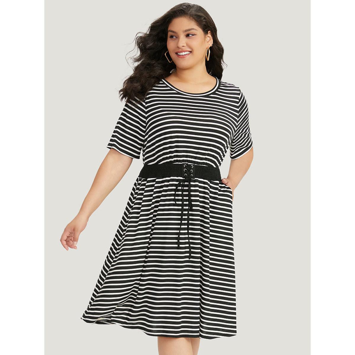 Plus Size Halloween Striped Patchwork Pocket Round Neck Ties Dress Black Women Casual Contrast Round Neck Short sleeve Curvy Midi Dress BloomChic 28/5X Product Image