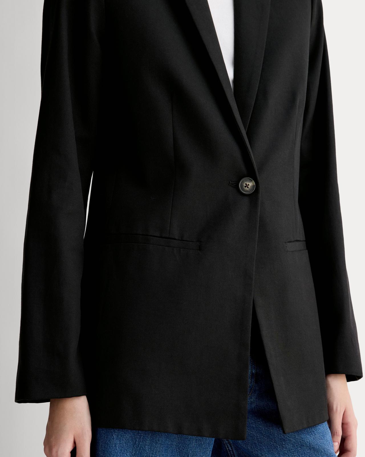 The Relaxed Blazer in Buttersmooth Product Image